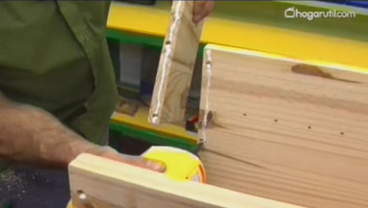 Encolar agujeros mueble