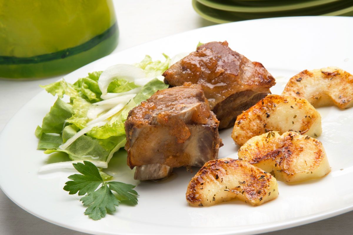 557 Costilla de ternera asada con gajos de manzana (5172) xl