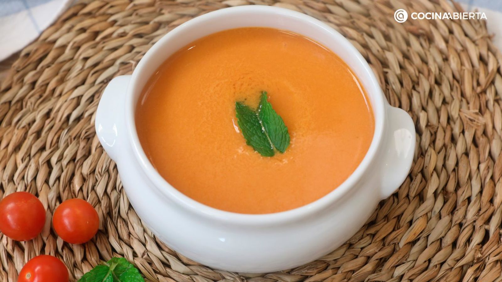 Receta de gazpacho de sandía con el kit Milker de Jata
