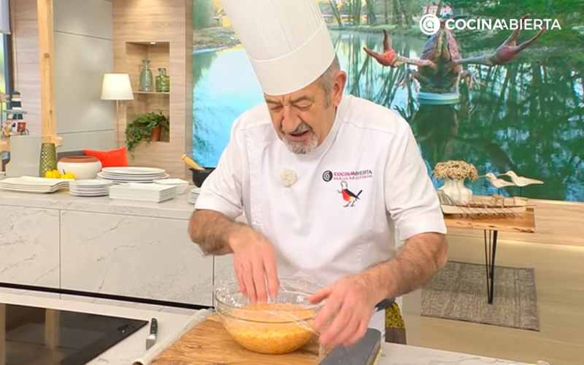 Cubre la masa con papel film