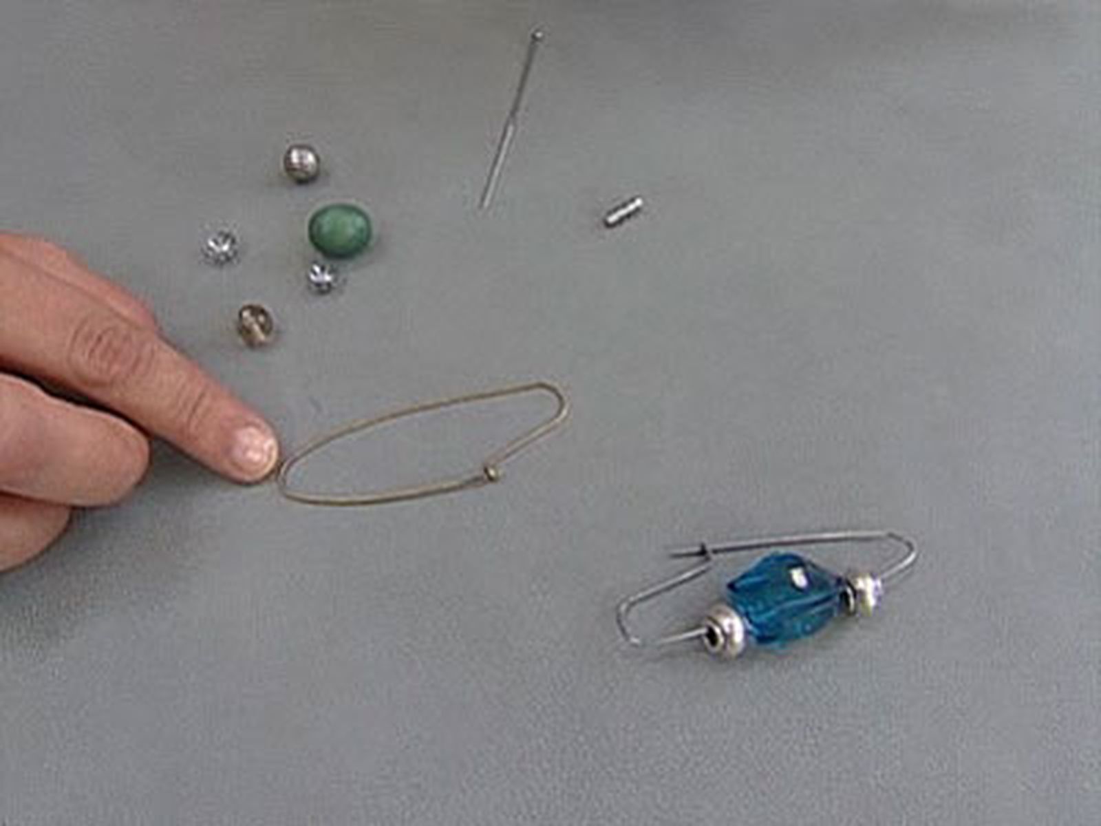 imperdible alfiler v