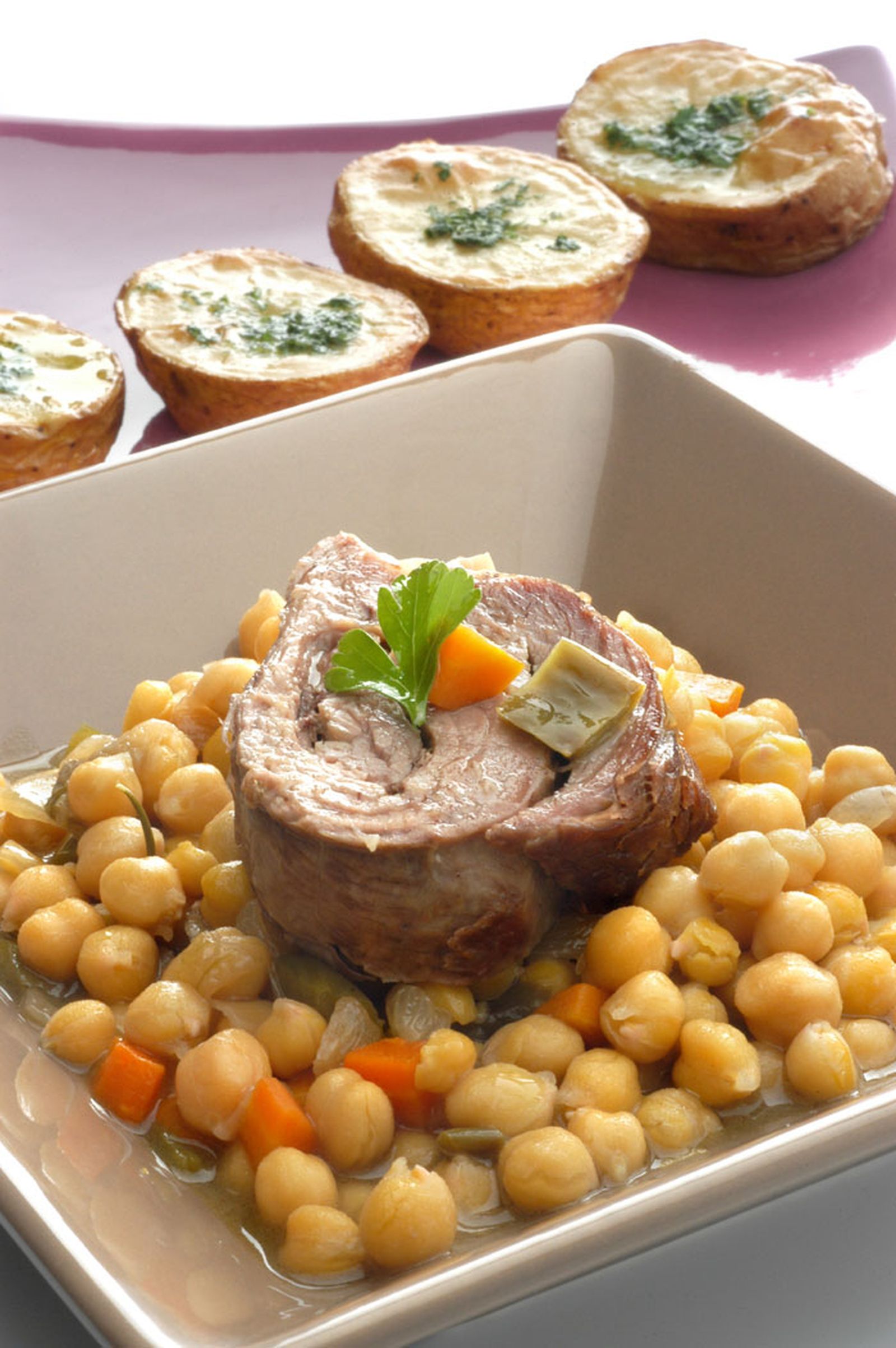 Cazuela de garbanzos con falda