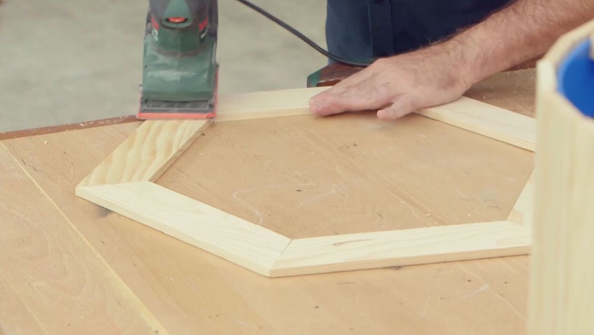 Cómo hacer una maceta con un bidón paso 11