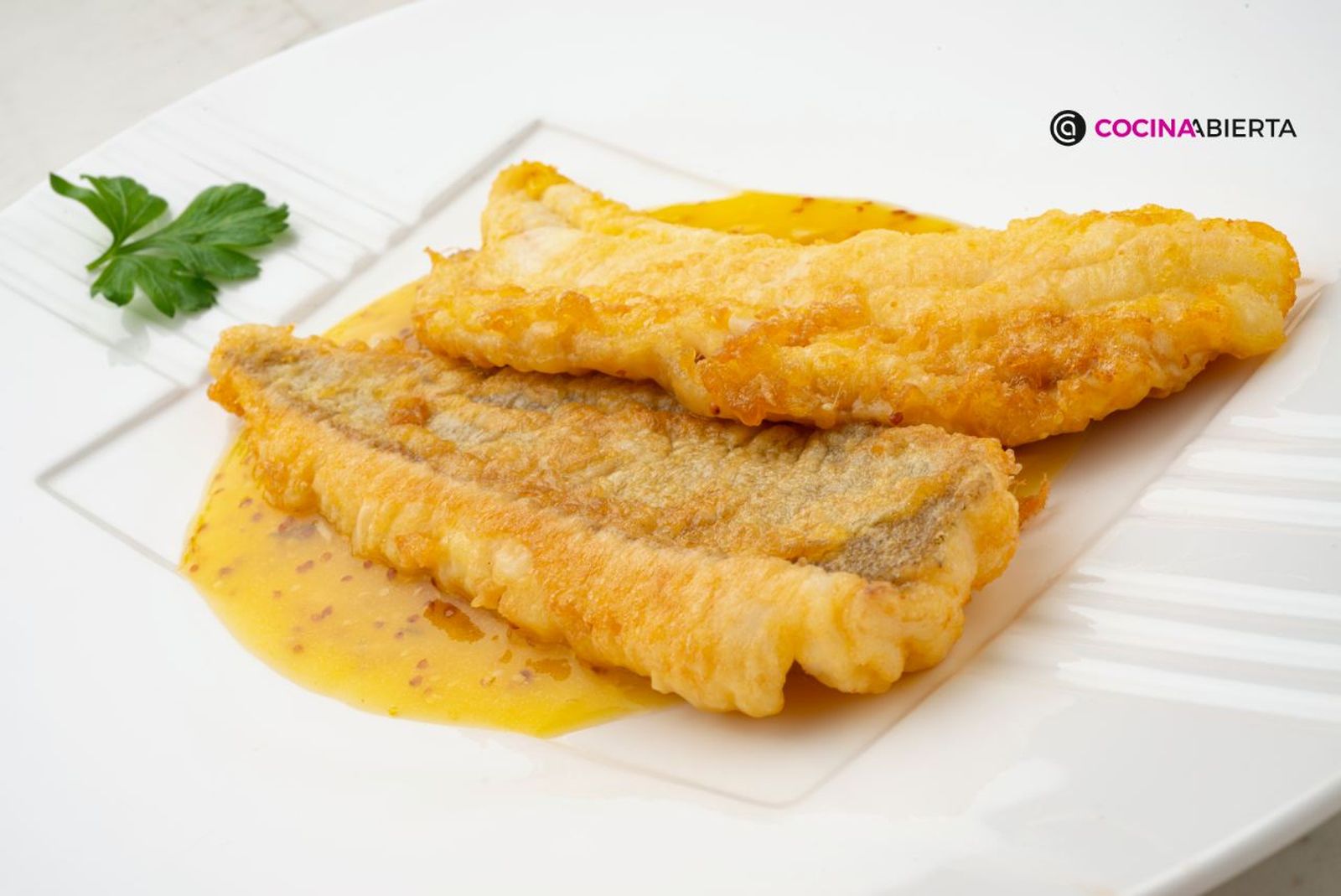 Delicioso gallo con salsa de naranja y mostaza al estilo de Karlos Arguiñano