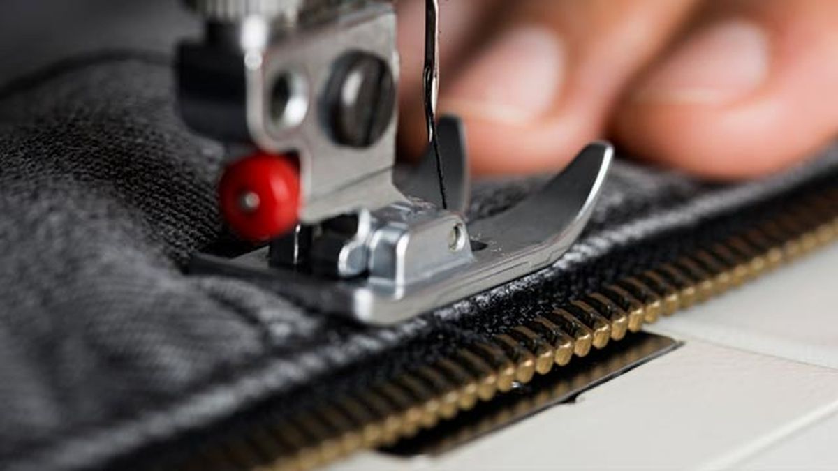 como arreglar una cremallera rota atascada facil