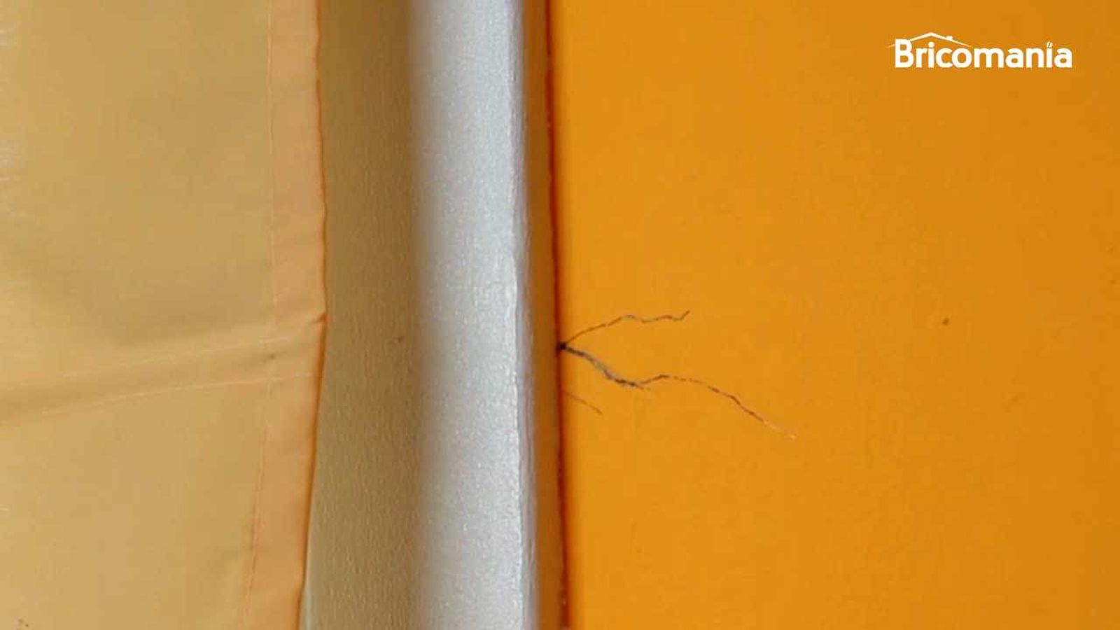 Grietas dinámicas en pared