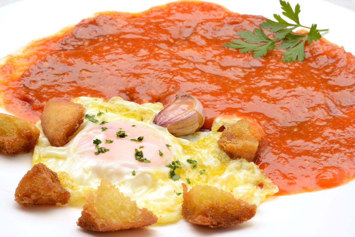 5216 Magras con tomate y huevo frito xl