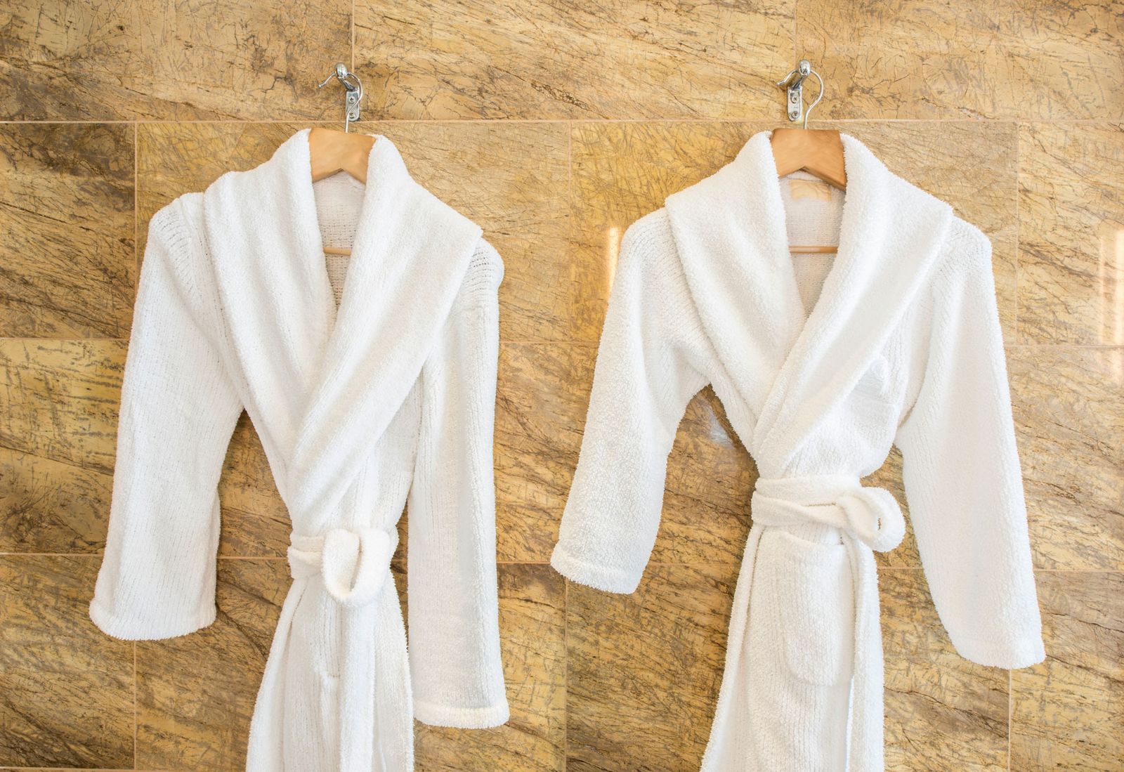 Ideas para que el baño parezca un spa   albornoz