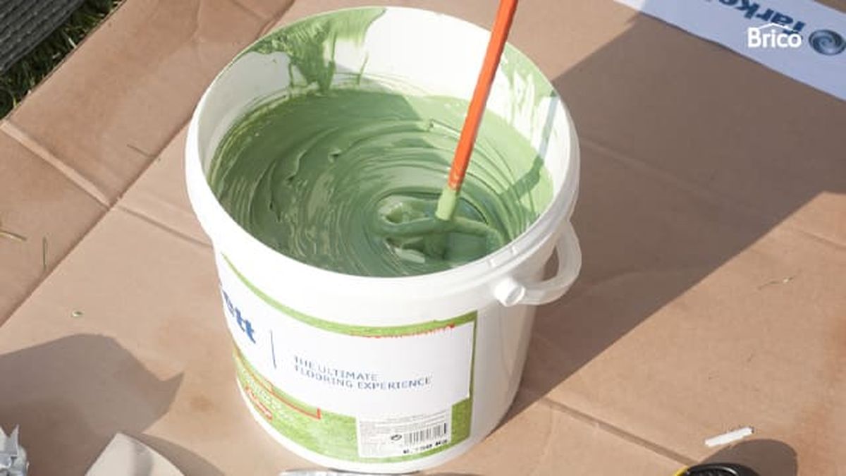 Bricomania 693 poner cesped artificial terraza paso10