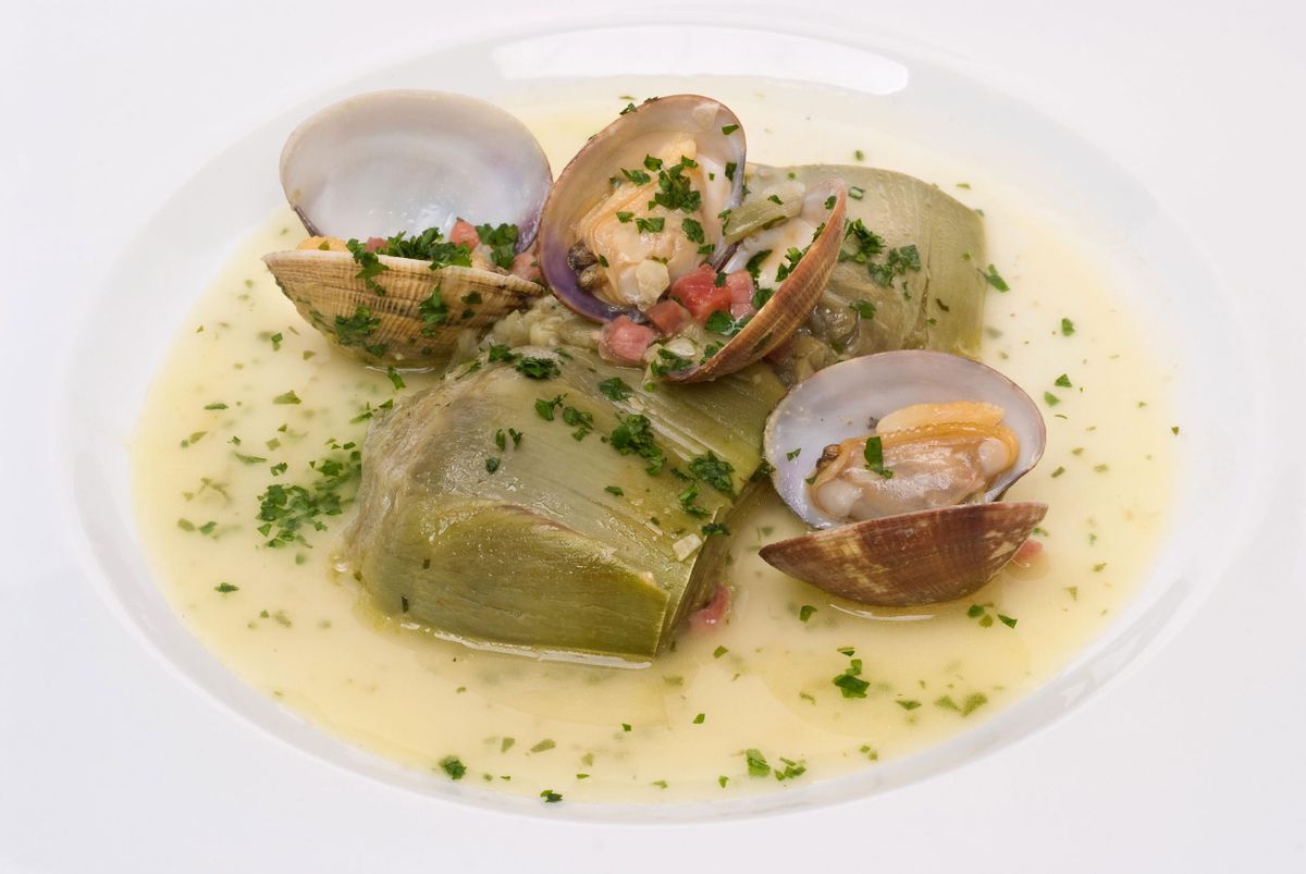 Alcachofas con almejas