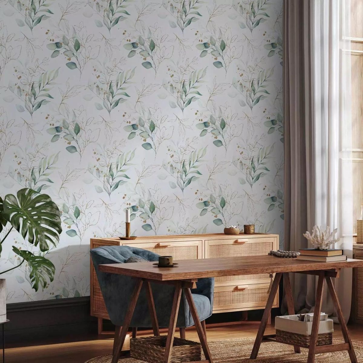 Comedor decorado con papel pintado floral.