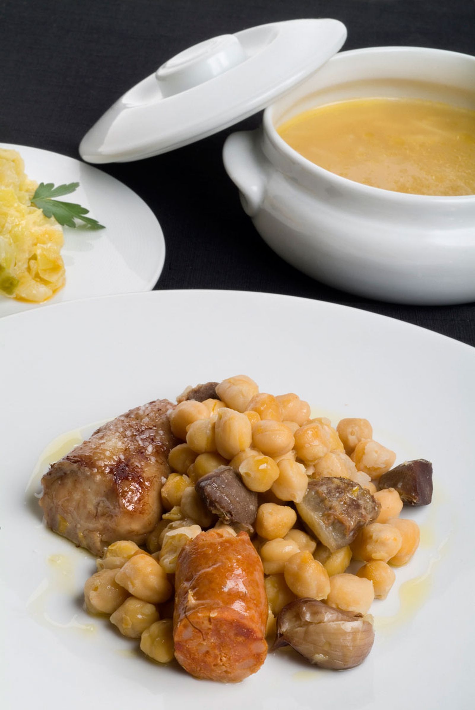 Potaje de garbanzos con mollejas