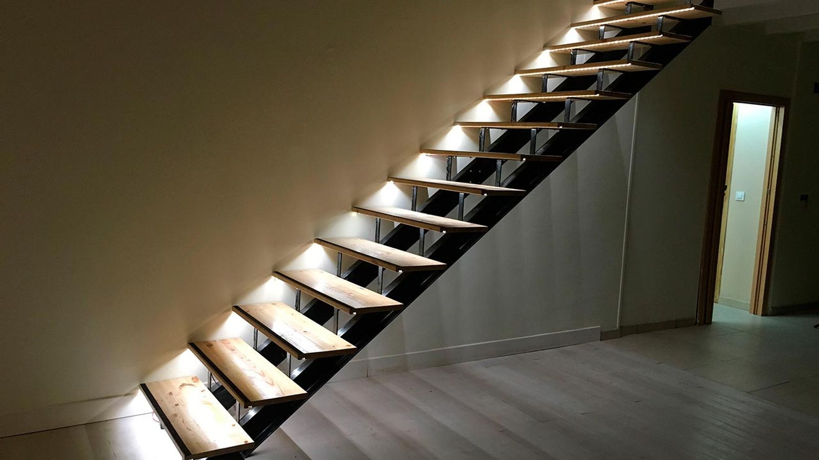 Peldaños de madera para escalera