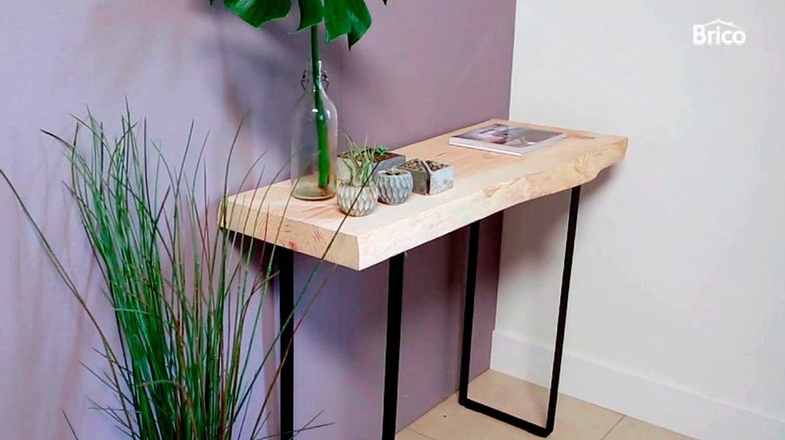Mesa auxiliar de madera maciza