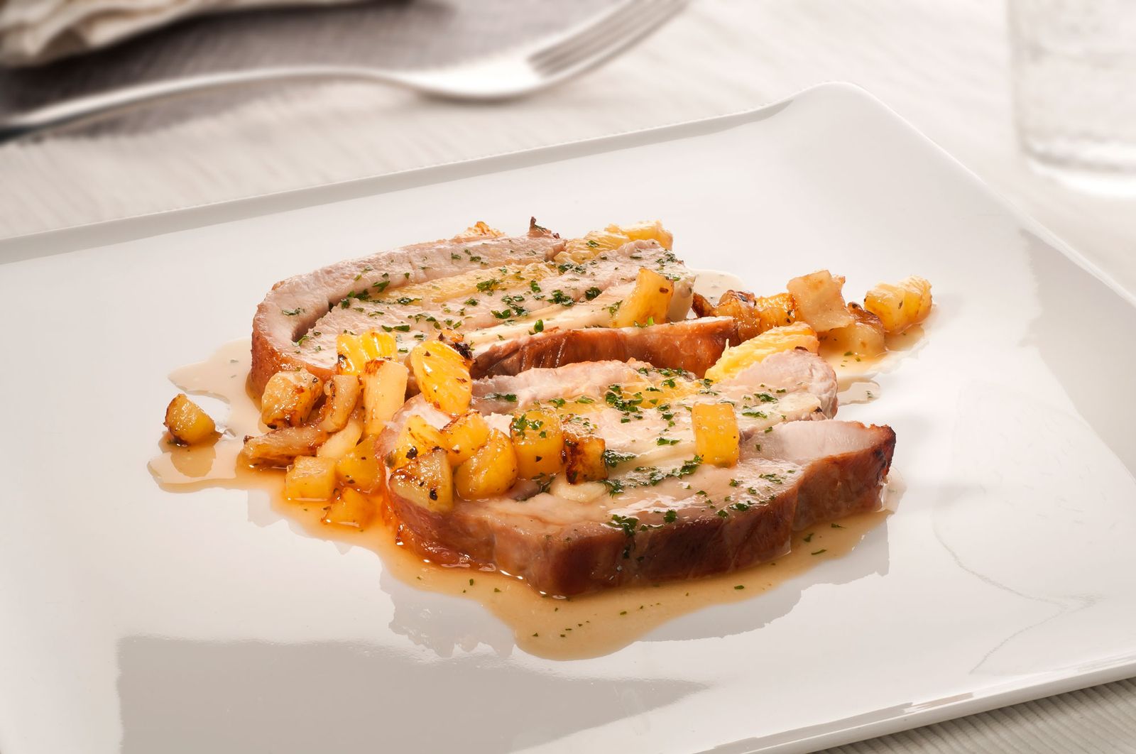 ECIBRU_041_Lomo de cerdo relleno de manzana y piña