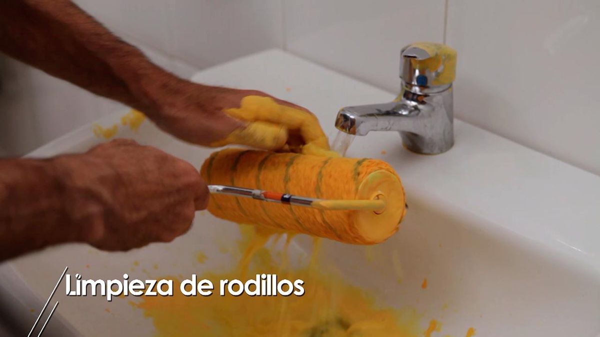 Cómo limpiar los rodillos después de pintar