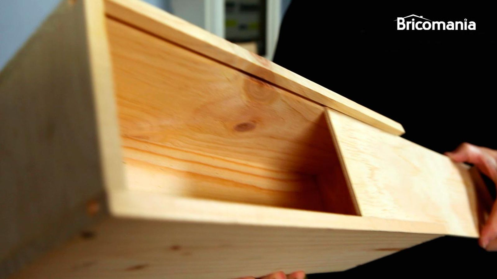 Cómo hacer ranuras en madera con la sierra