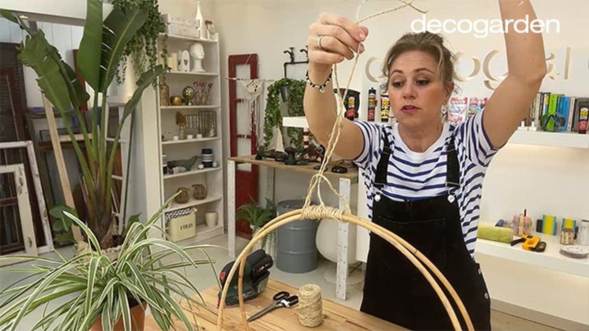 hacer soporte colgar plantas interior paso 9