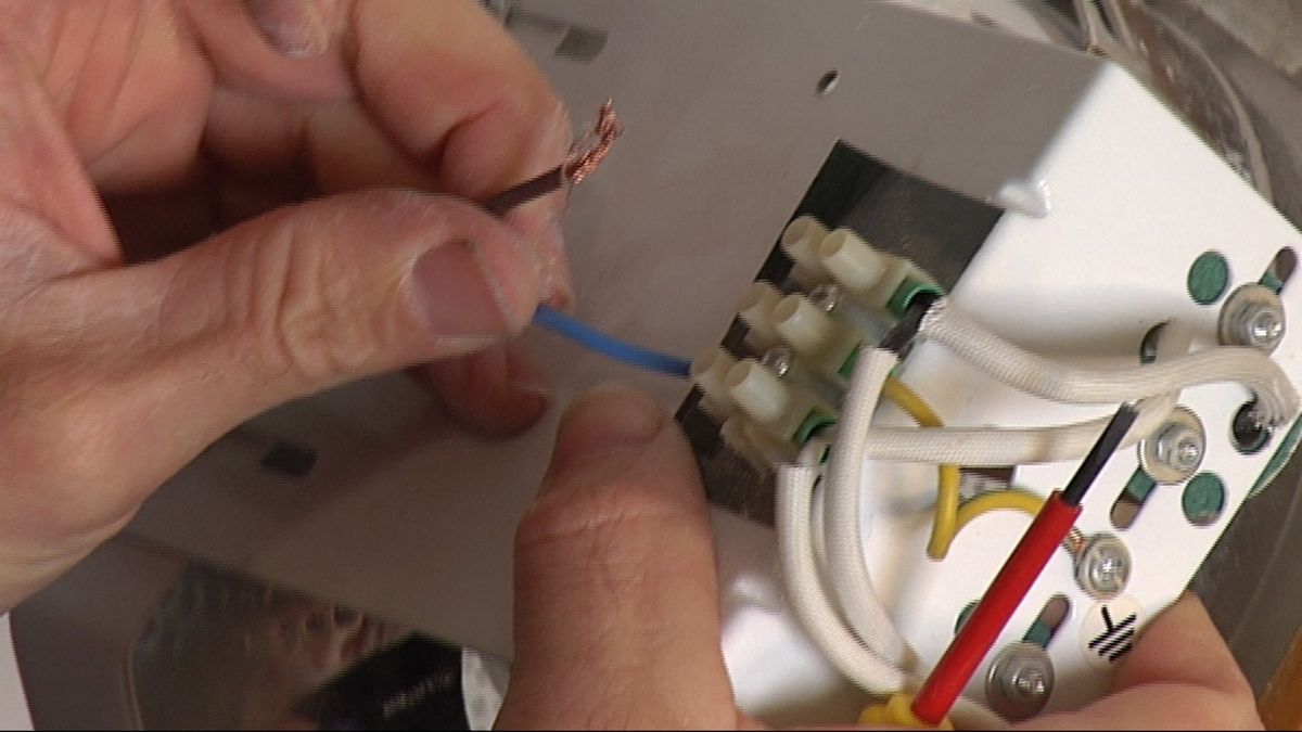 Sustituir foco encastrado paso 2