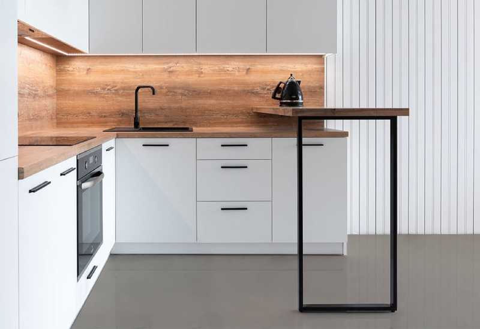 CCocina moderna con suelo de resina Epoxy.