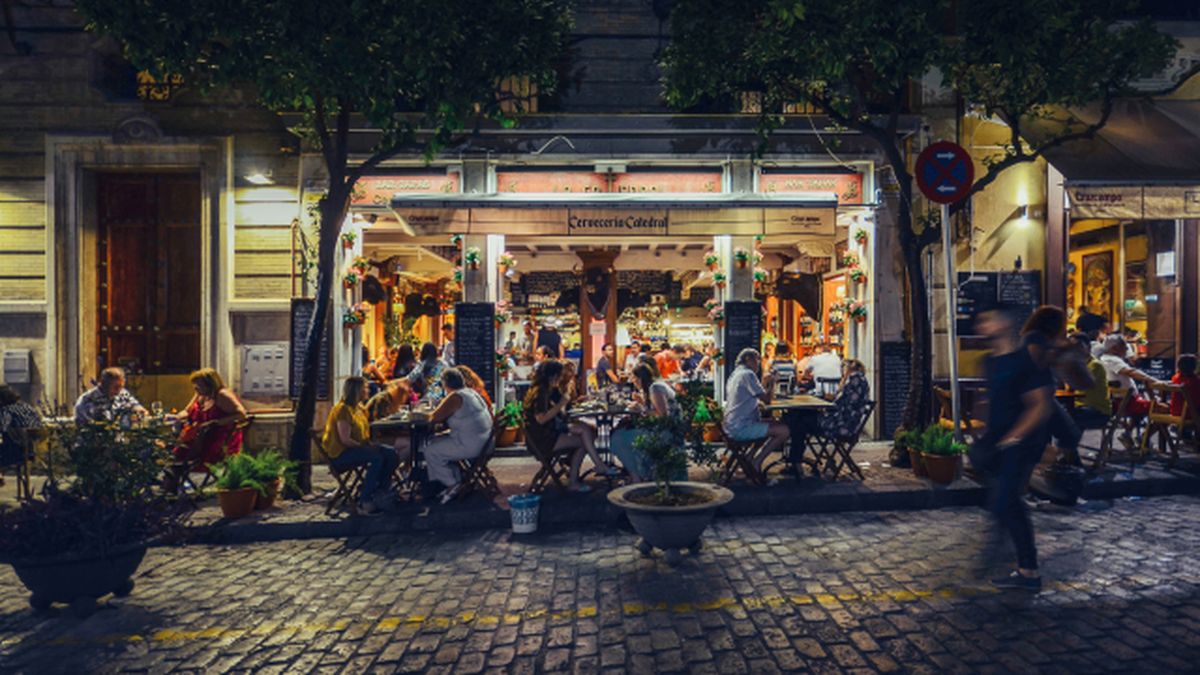 feria de abril todo lo que necesitas saber y 4 cosas que no puedes perderte gastronomia