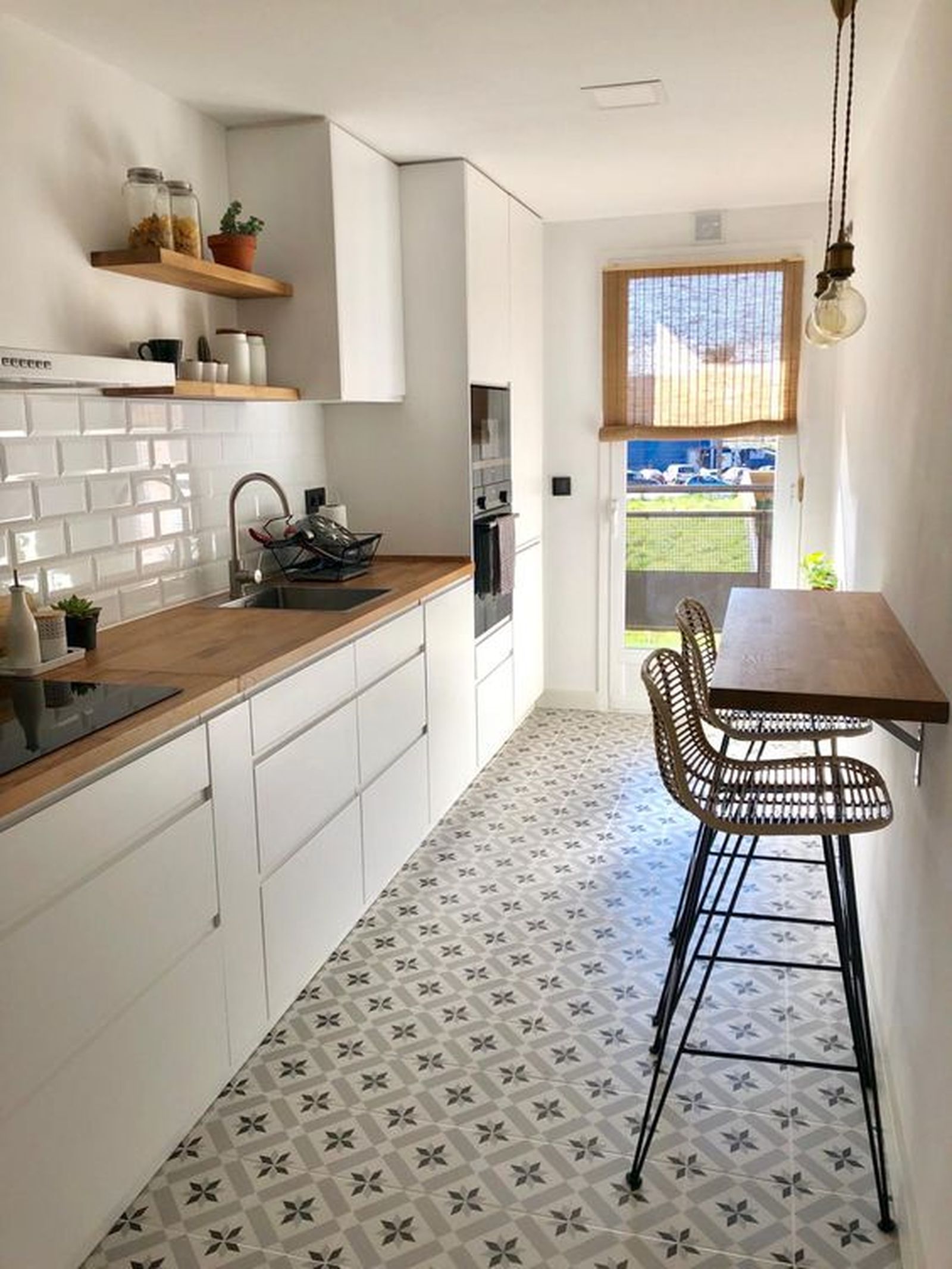 cocina blanca madera madera encimera