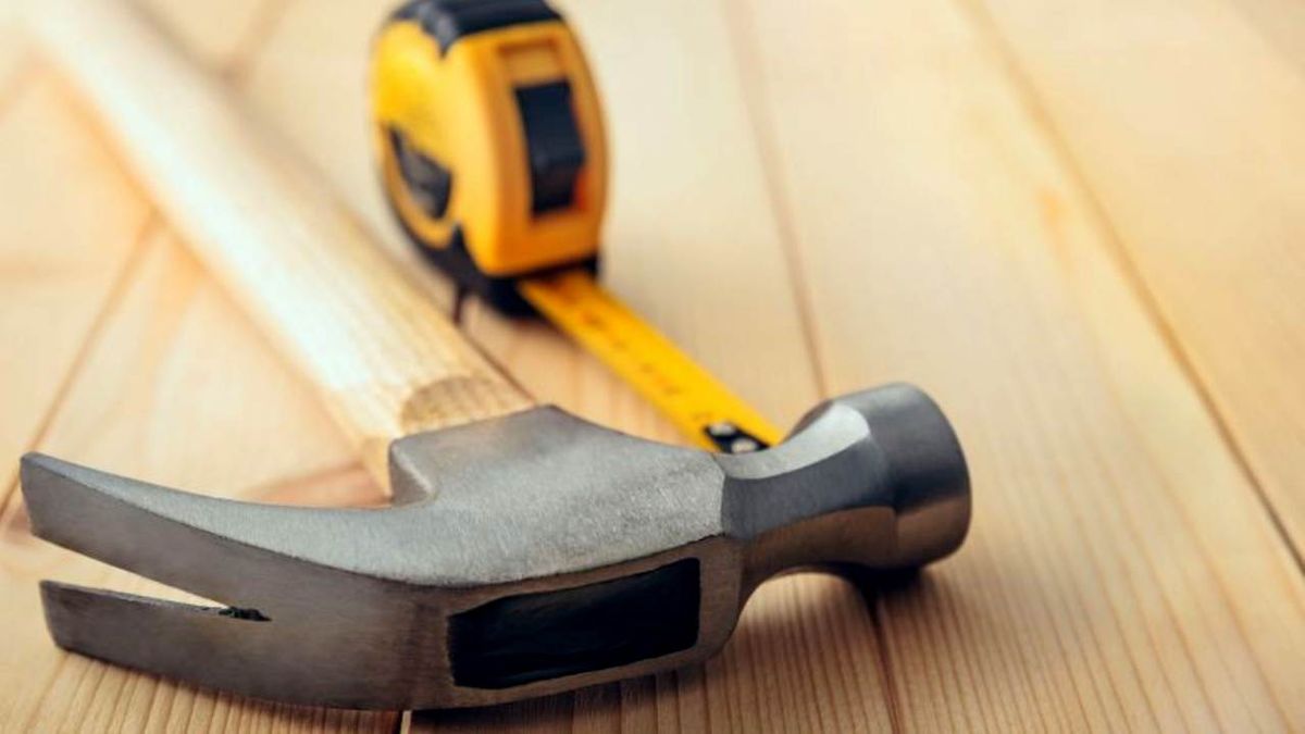 Martillo juntos a flexómetro