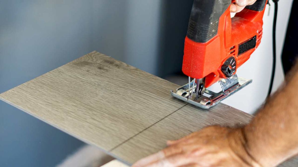 Cortar con una sierra de calar