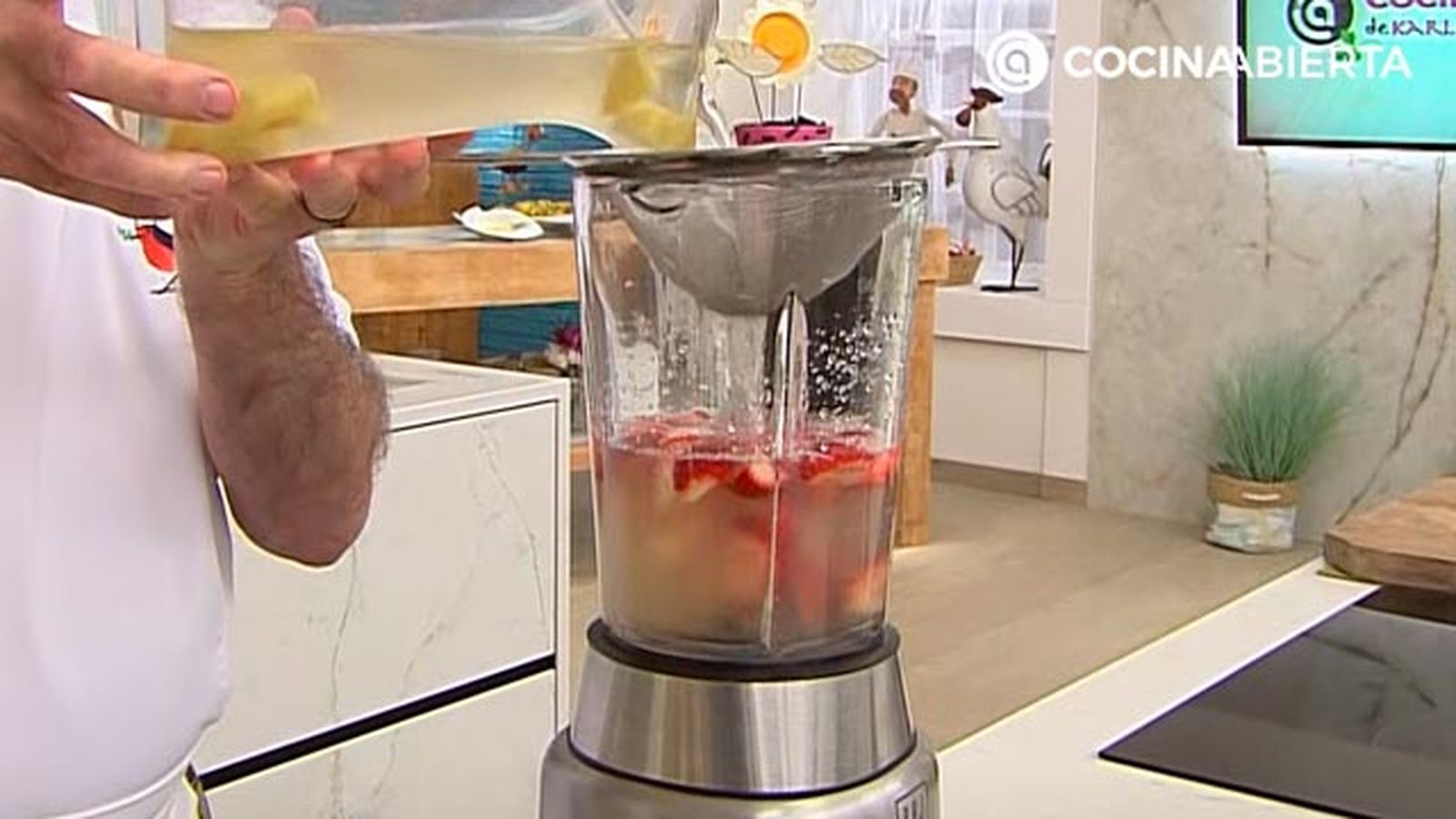 limonada de fresas y jengibre receta facil karlos arguinnao karl67660321 paso3