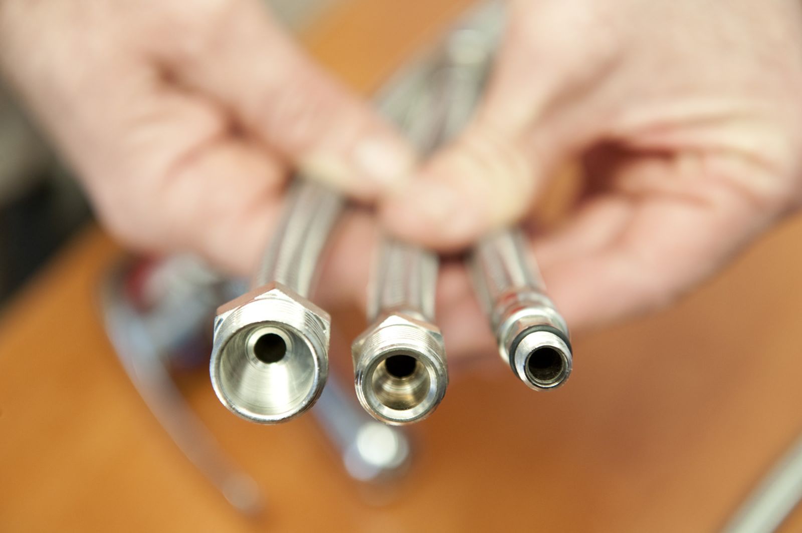 brico 0600 1 cambiar latiguillos xl