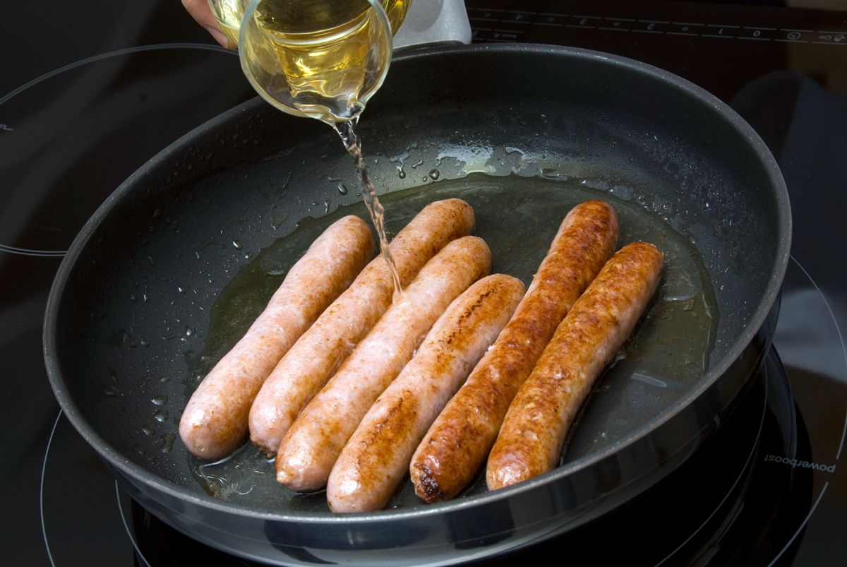 Salchichas con salteado de berza   Paso 4