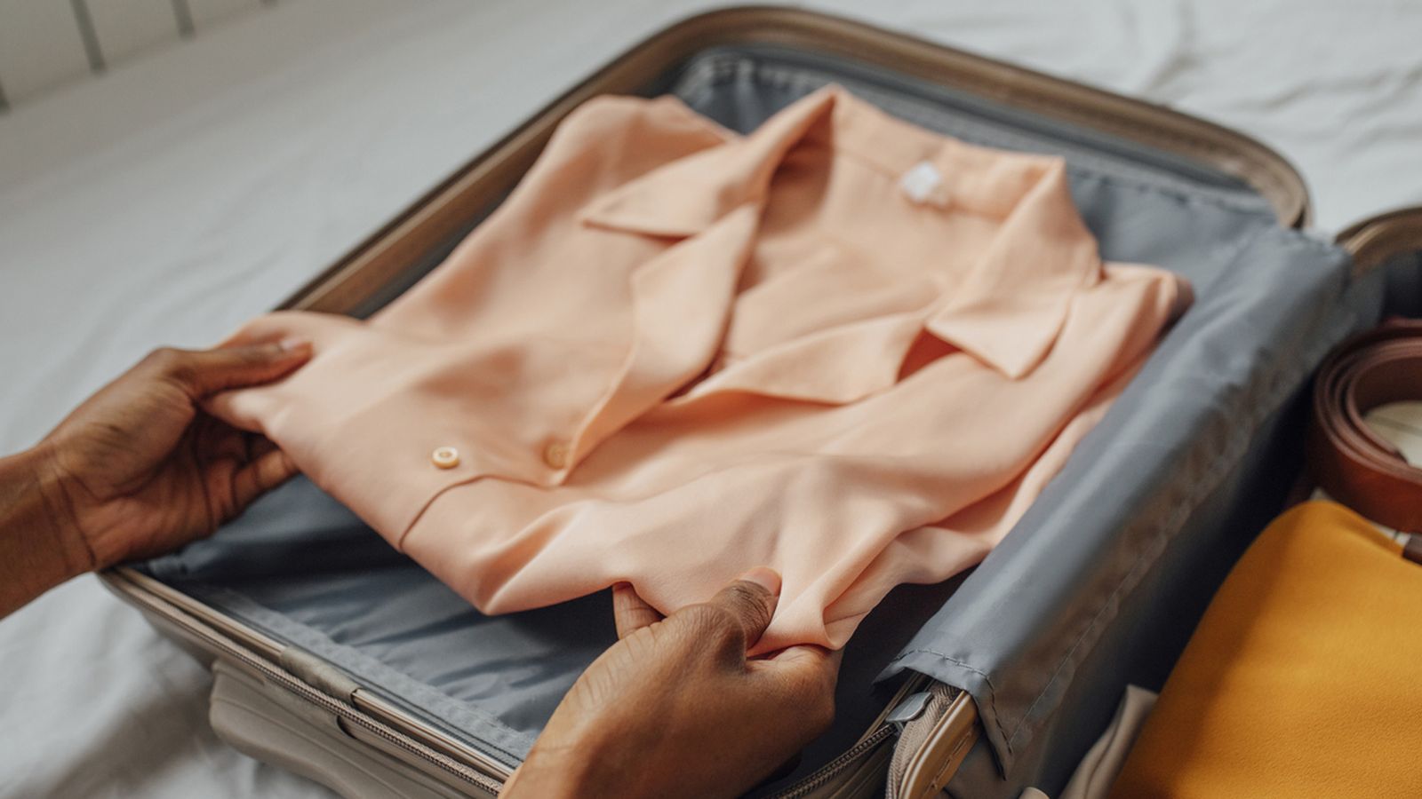 como cuidar prendas de seda o viscosa