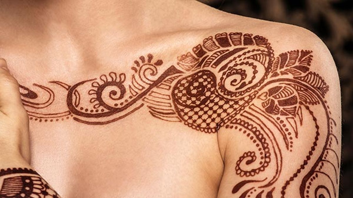 como hacerte un tatuaje de henna natural cuerpo