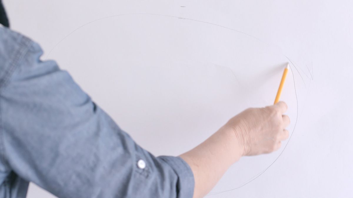 Cómo pintar formas ovaladas en la pared paso 1