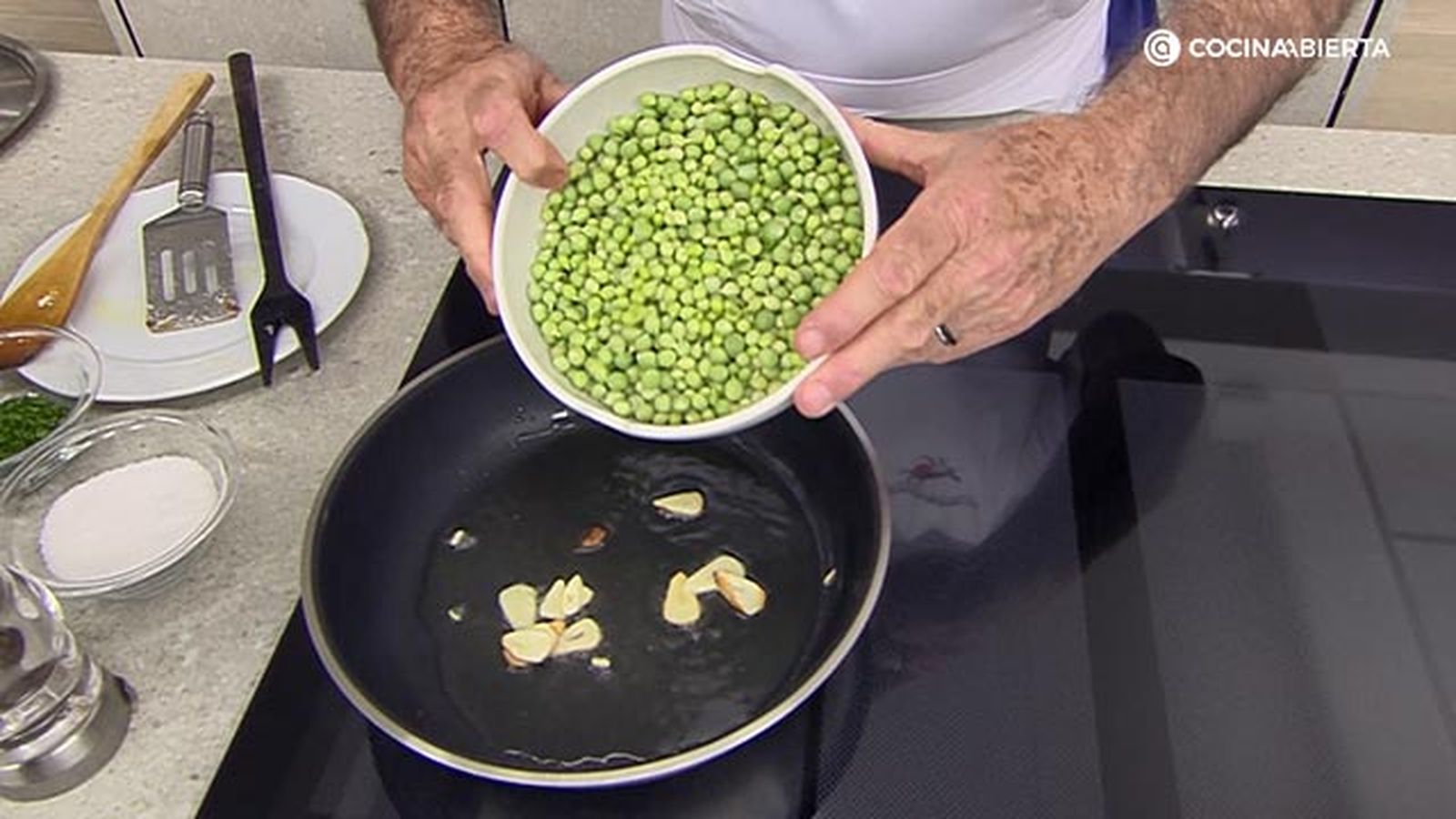 receta bacalao gratinado guisantes ka paso 3