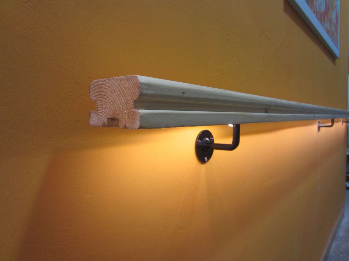 Pasamanos luminoso paso 13