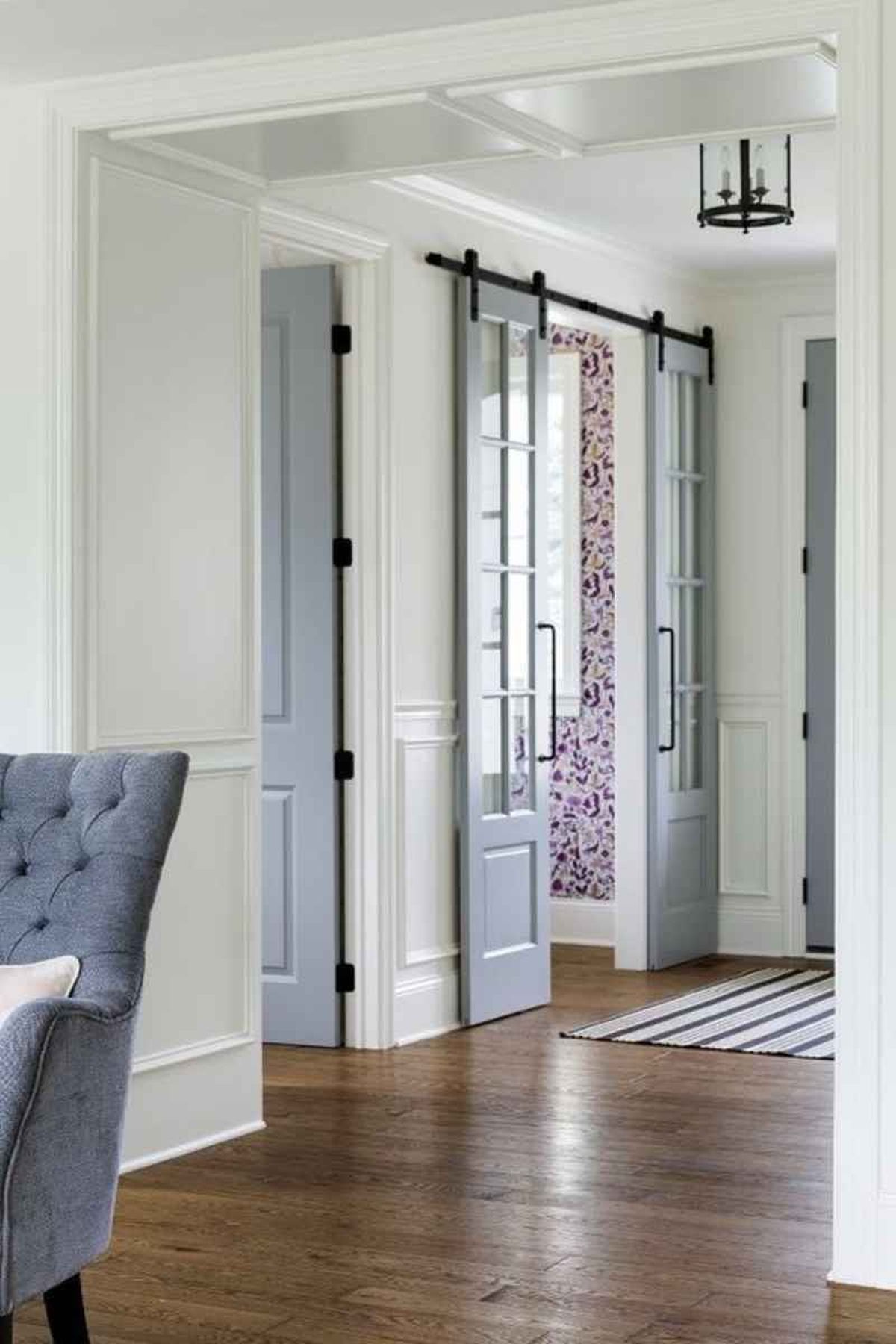 Puerta de color lila suave