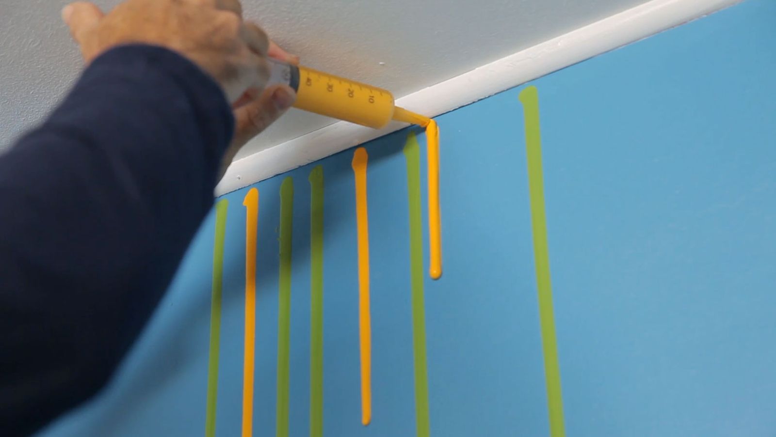 Cómo pintar una pared con una jeringuilla paso 5