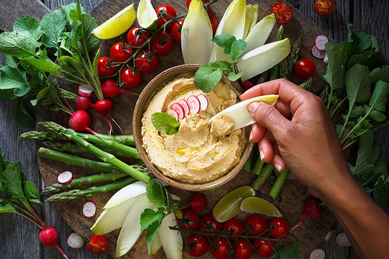 plato vegano hummus