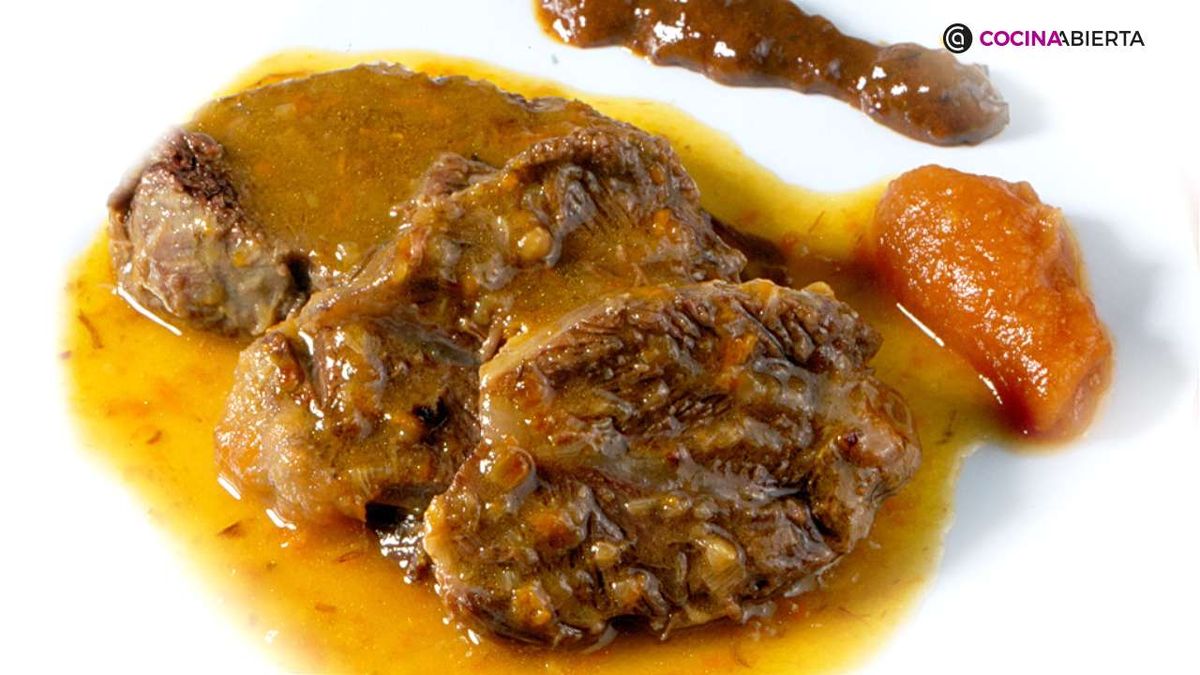 carrilleras con ciruelas manzana