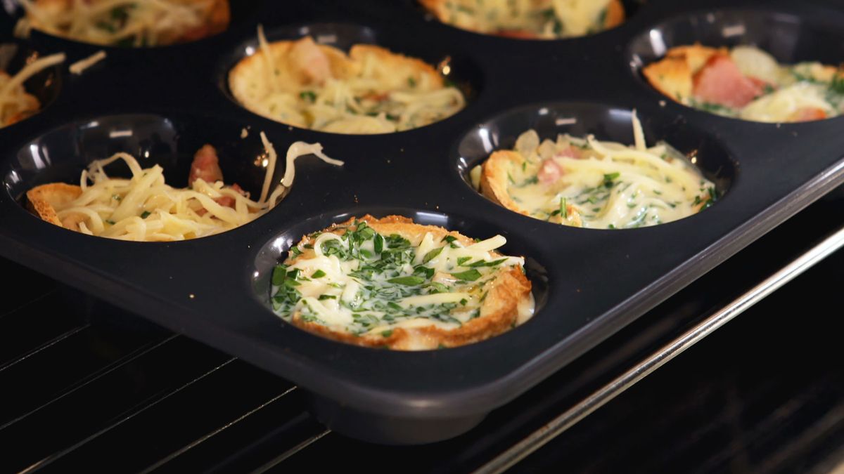 Receta de mini quiches con pan de molde  paso 6