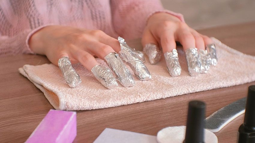 como quitar esmalte semipermanente 1
