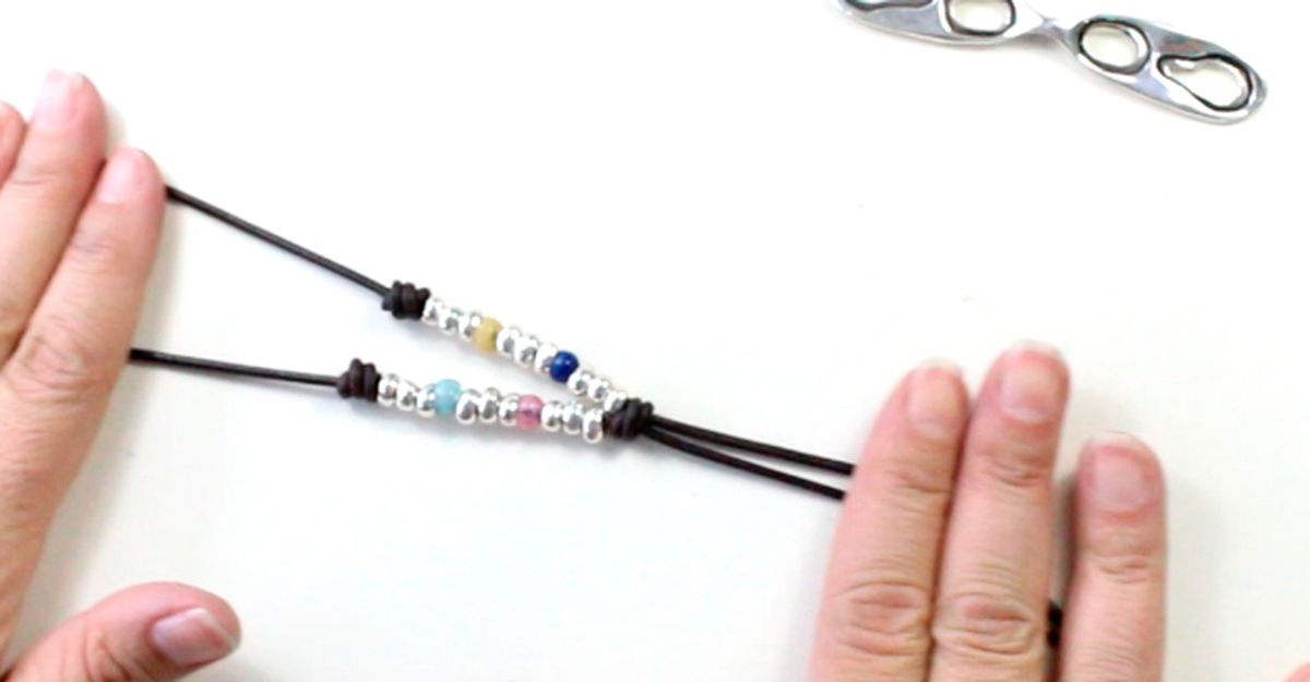 como hacer collar libelula paso4