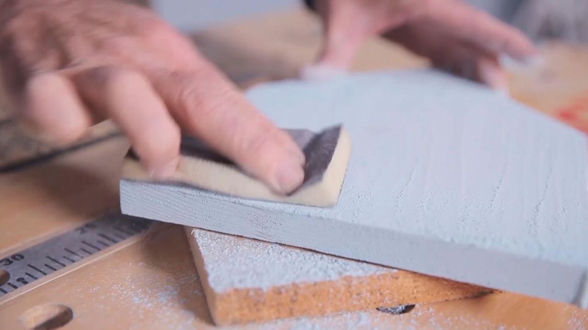 Cómo hacer un cuelga llaves con forma de casa paso 6