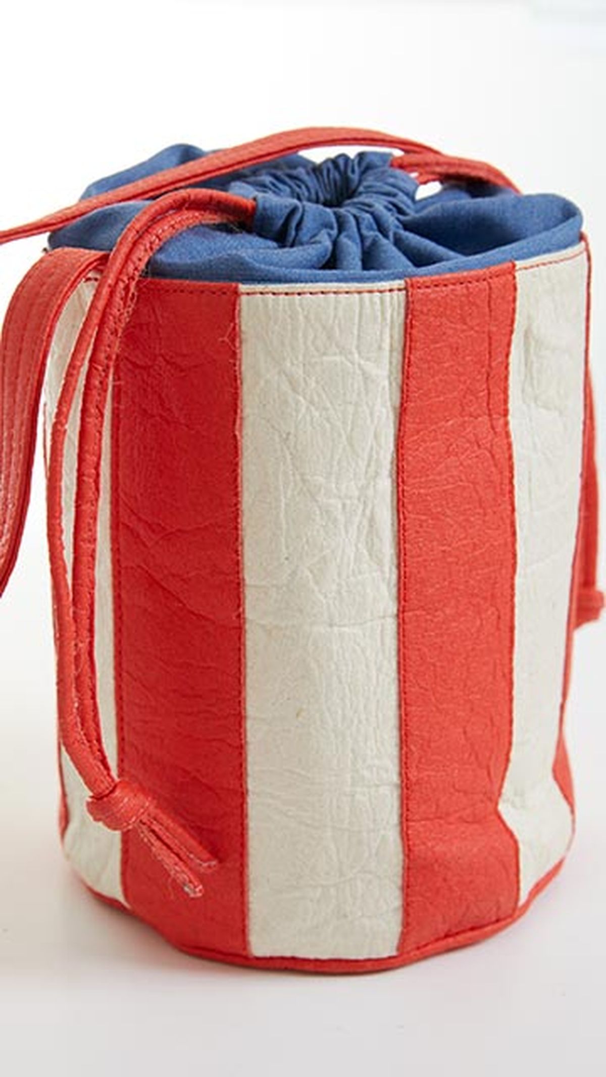 convertir las hojas de pina en una alternativa sostenible al cuero 2