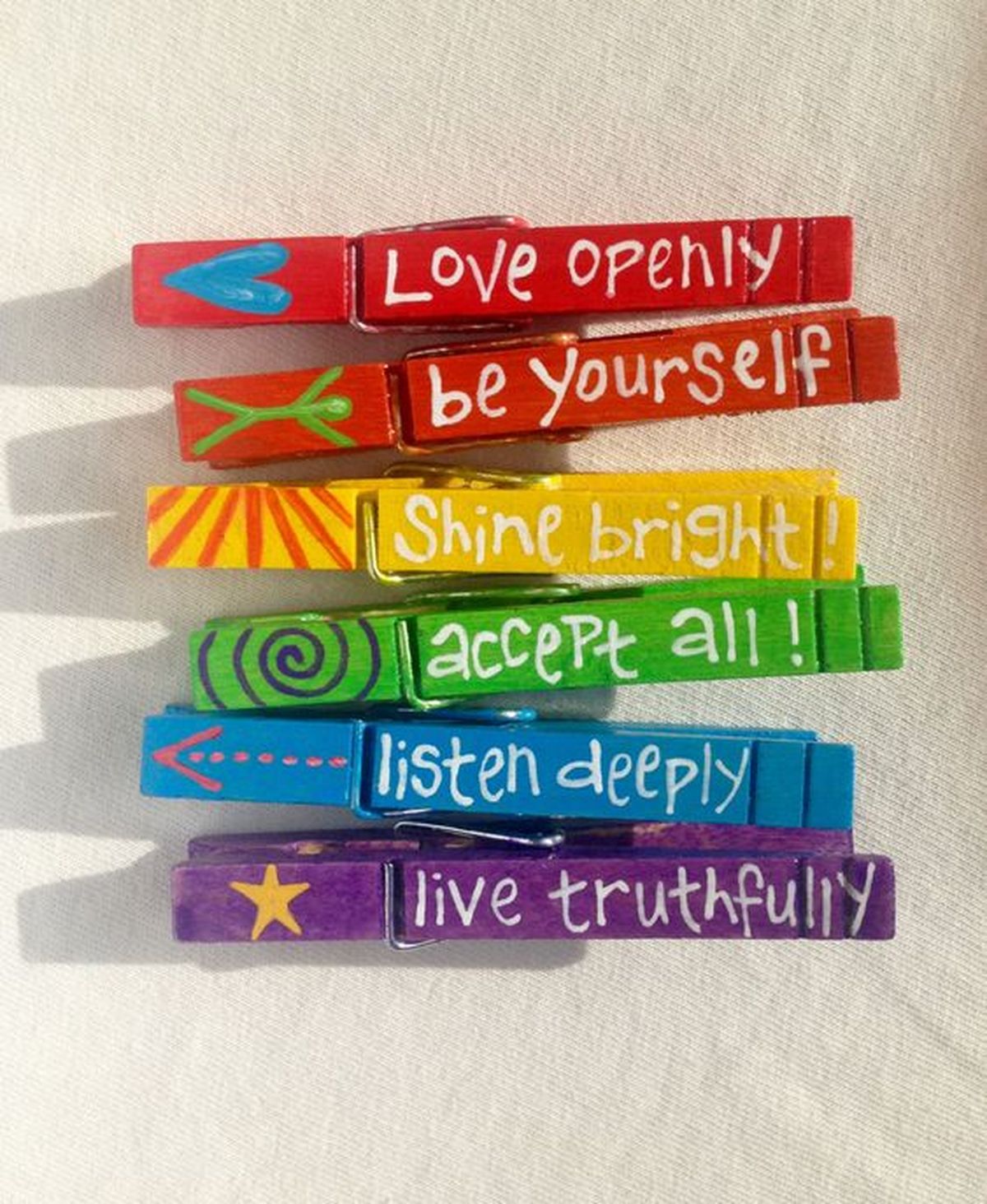 ideas para celebrar orgullo lgtbi ninos pinzas