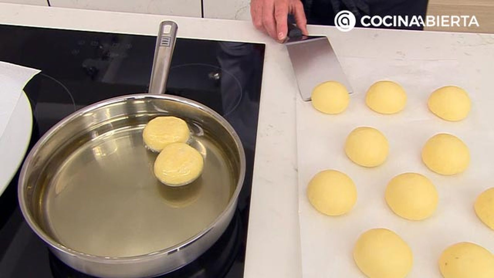 berlinas rellenas de crema pastelera chocolate caramelo te matcha receta joseba arguinano karl67760321 paso5