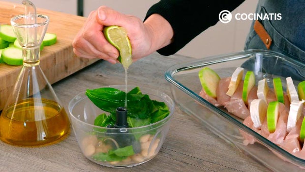 Receta de pechuga de pollo rellena al horno (pechuga Hasselback)  paso 4