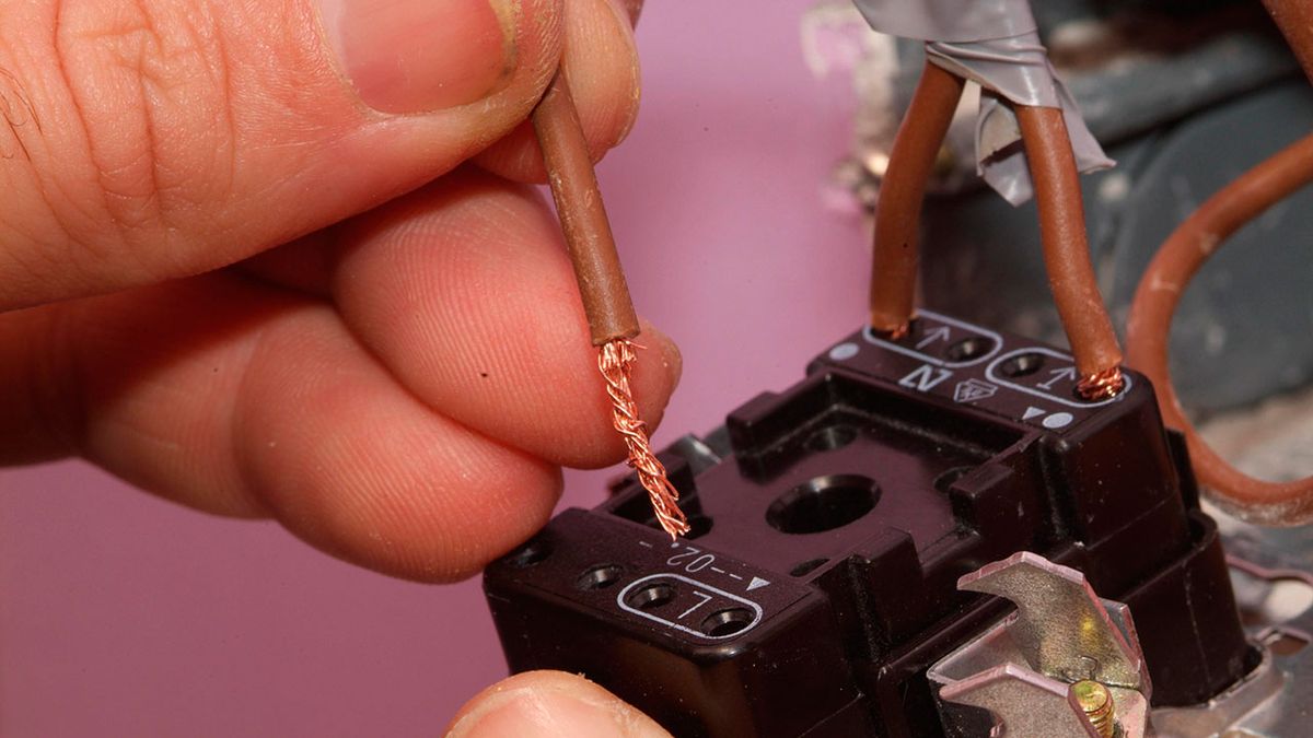 briconsejo2_0402 sustitucion interruptores electricos paso 3