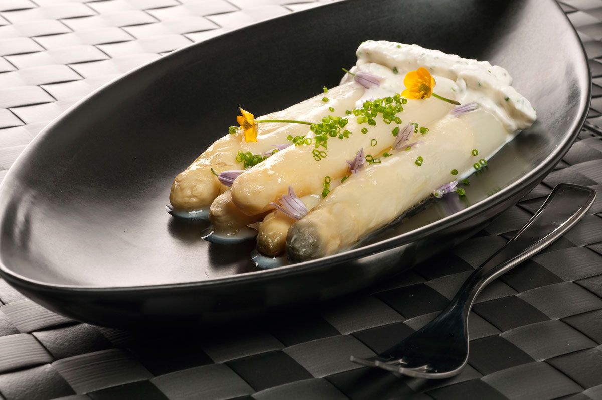 1464 Esparragos blancos en papillote (648) xl